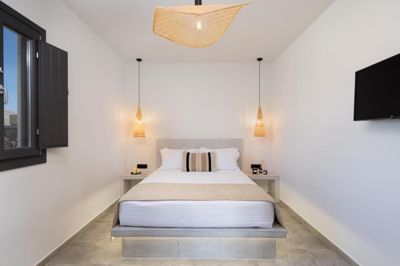 Almira Luxury Suites Perivolos  Exterior photo