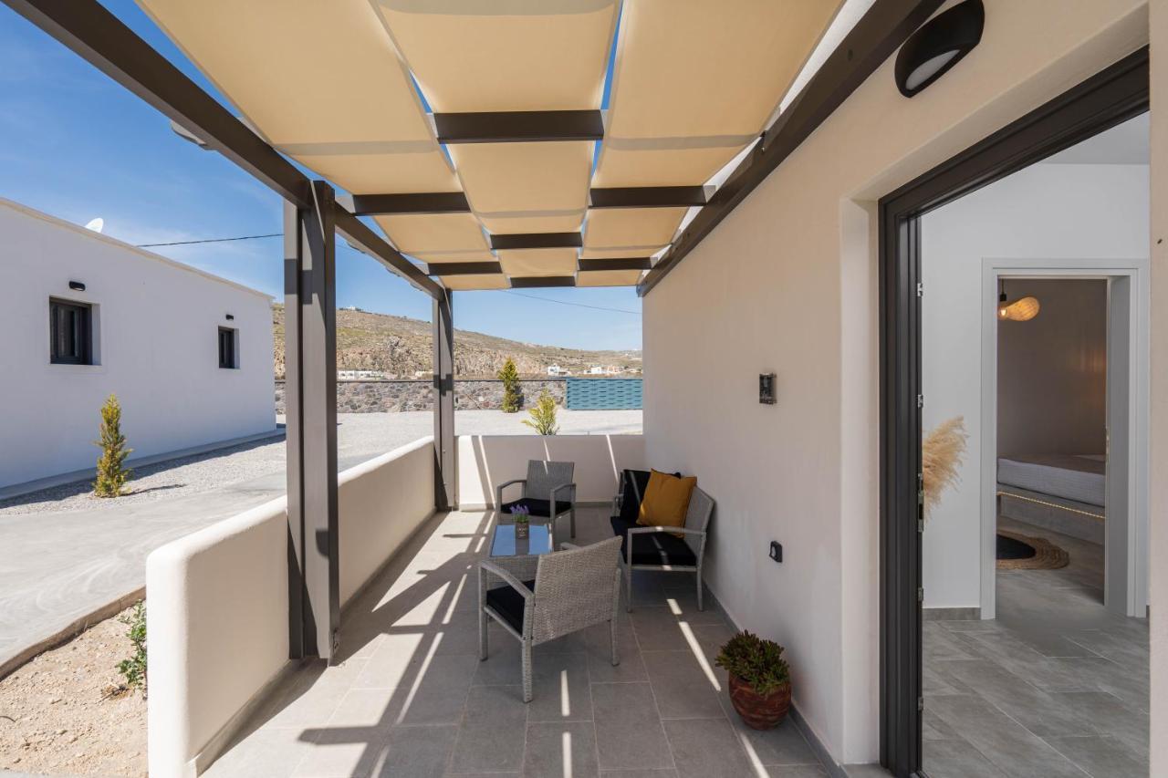 Almira Luxury Suites Perivolos  Exterior photo