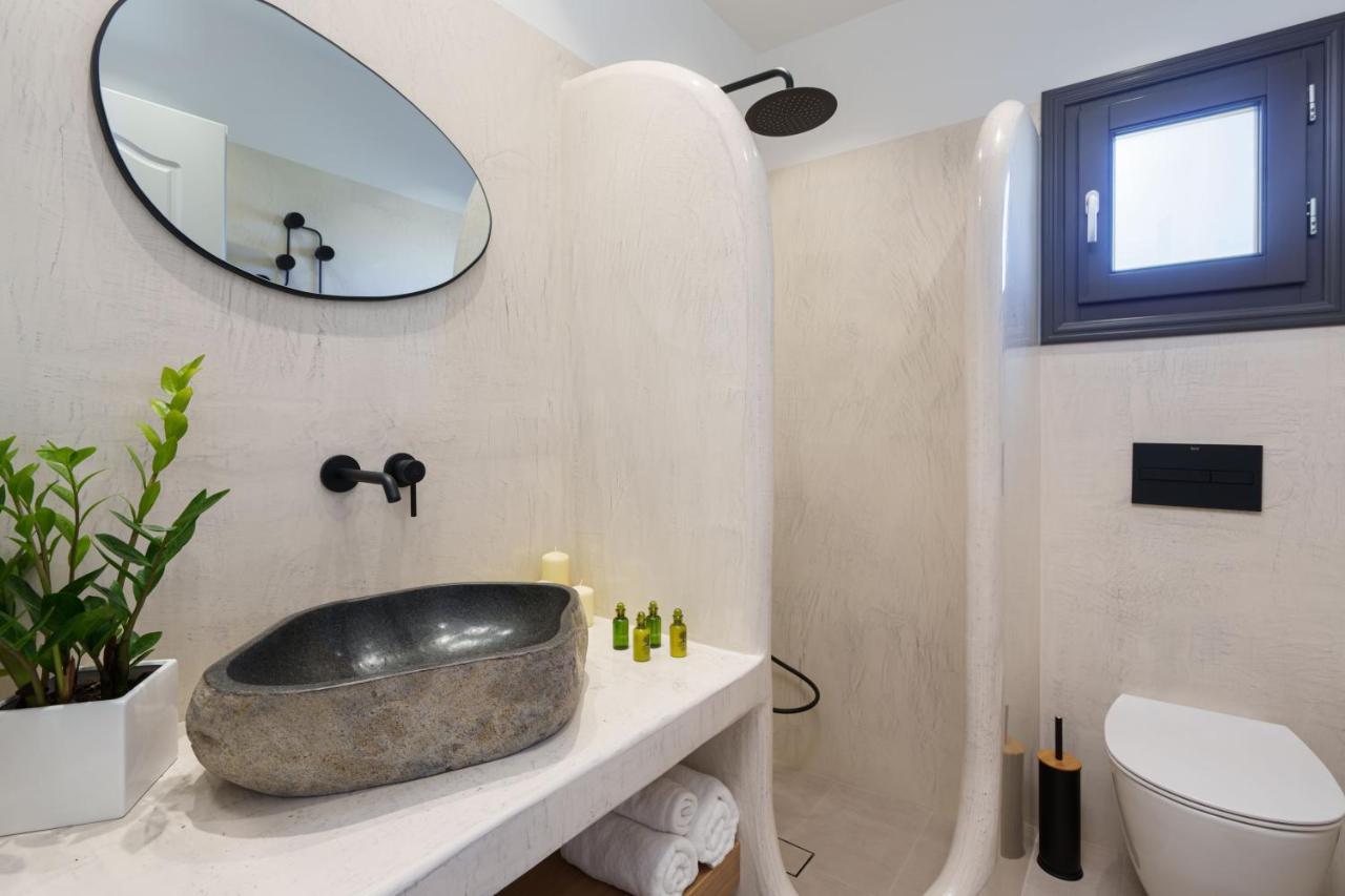 Almira Luxury Suites Perivolos  Exterior photo