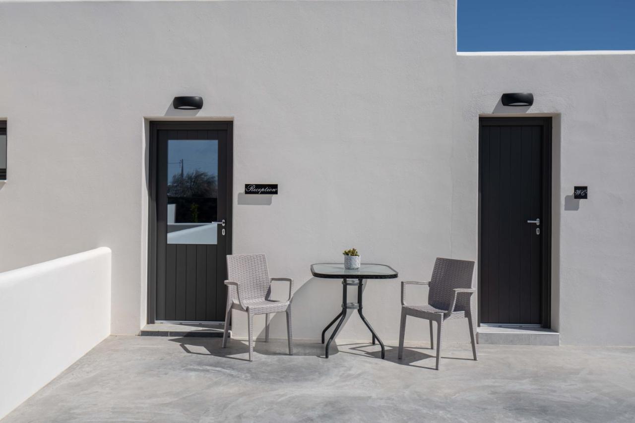 Almira Luxury Suites Perivolos  Exterior photo