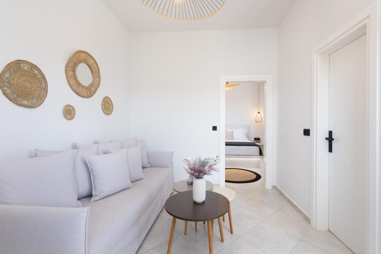 Almira Luxury Suites Perivolos  Exterior photo