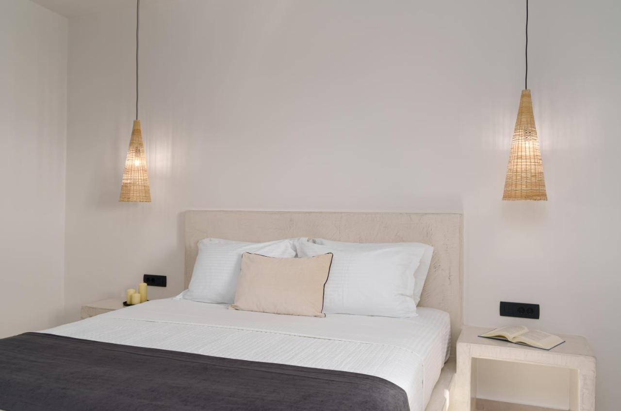 Almira Luxury Suites Perivolos  Exterior photo